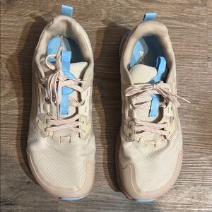 Altra Women's Altra Lone Peak 7 Beige and Blue Running Shoes Size 9